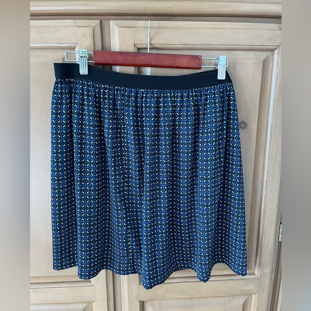 Geometric Patterned Skirt - Picture 2 of 4